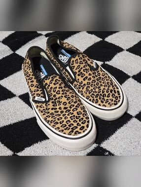 Vans UltraCush Suede Leopard Slip-On Sneaker women's size 9